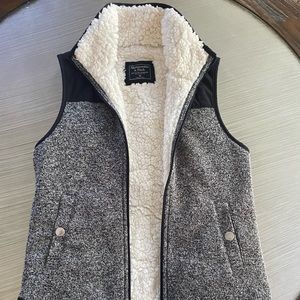 Abercrombie & Fitch fleece lined vest; XS
